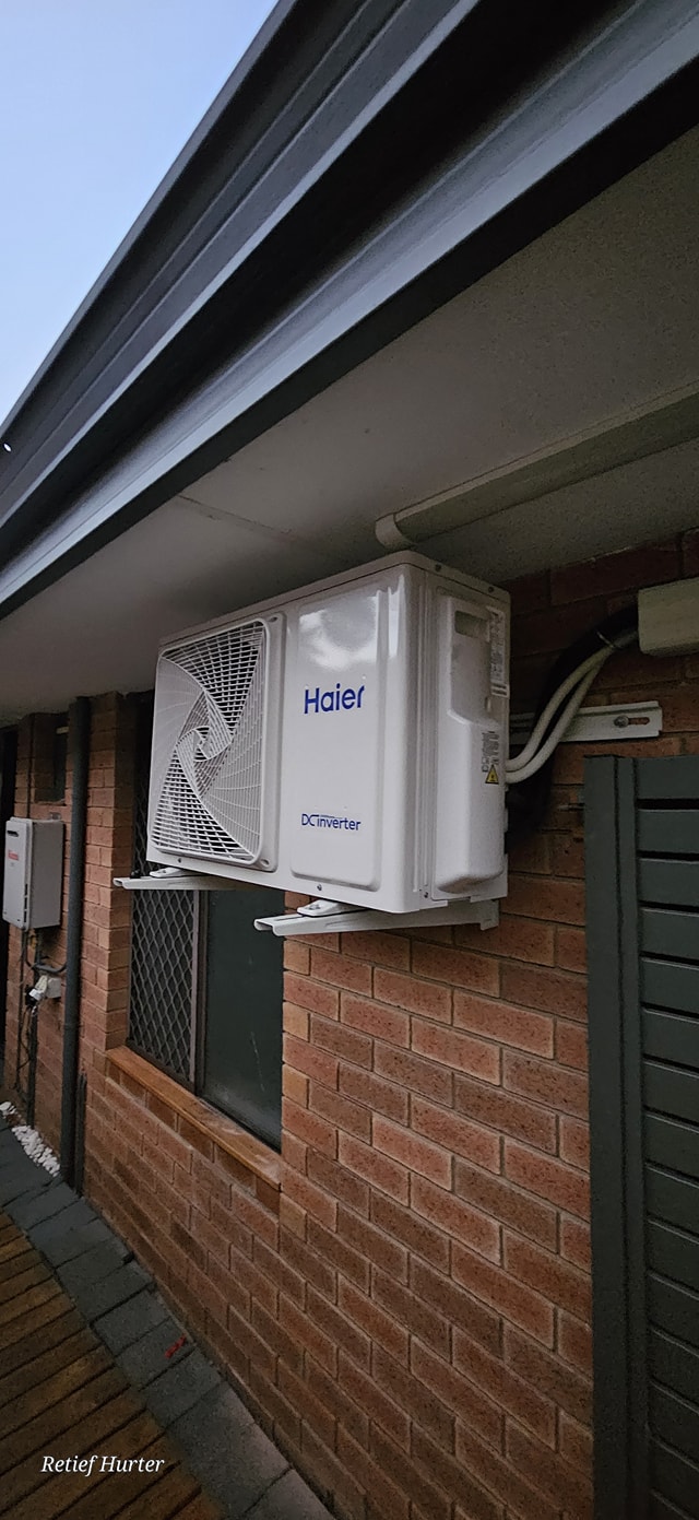 Split Type Air-conditioning Installation